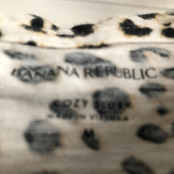 Banana Republic ladies top. - Picture 4 of 4